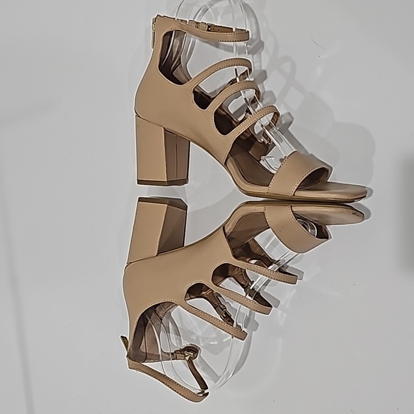Calvin Klein Caz Cow Silk Sandstorm Beige Leather Open Toe Strappy Sandal Size 9 - Picture 2 of 12